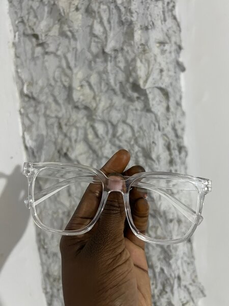 Lunettes transparentes modernes