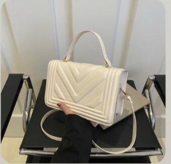 Stylish and fashionable women's bag white