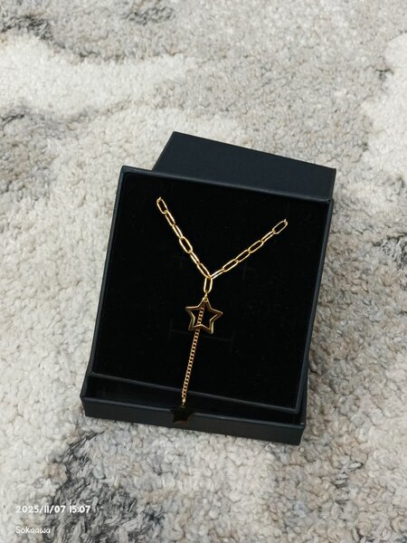 Collier pendentif étoiles dorées