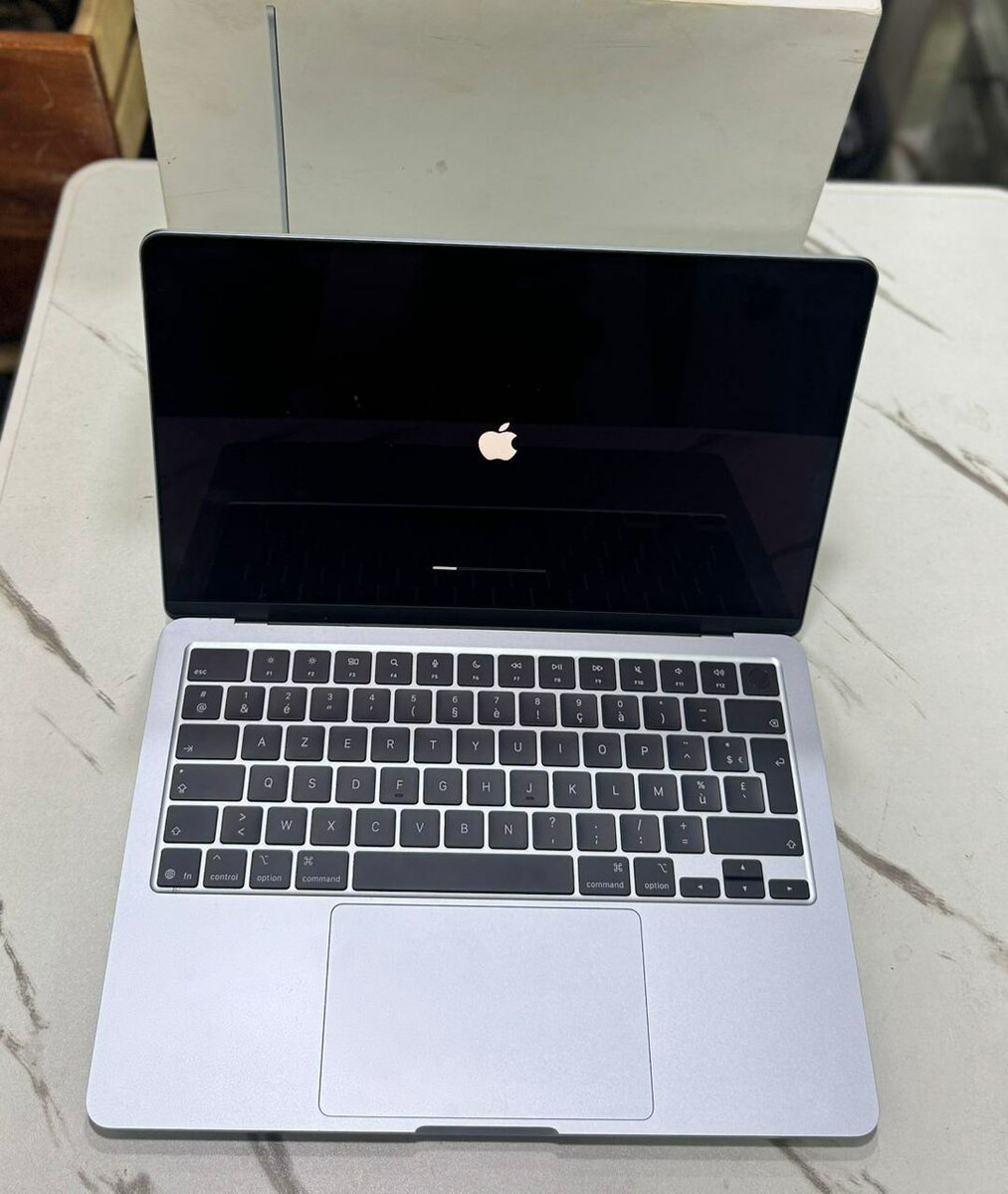 macbook air m4 2025