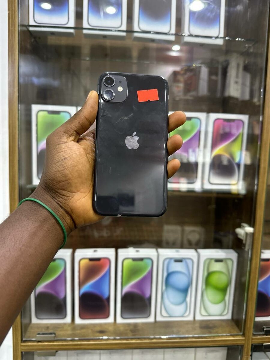 IPHONE 11 128GB UK USED