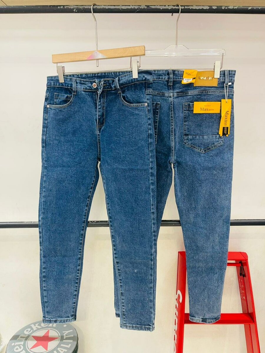 Quality plain jeans