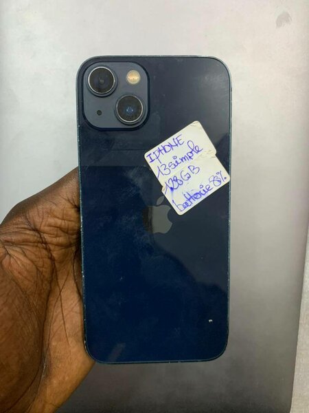 iPhone 13 simple