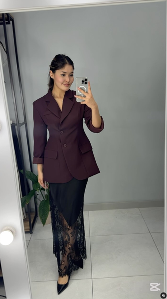 Пиджак приталенный бордовый