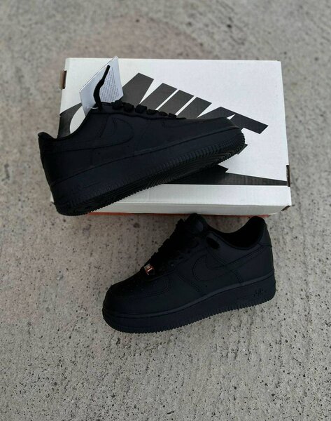 Chaussures Nike Air Force Noires