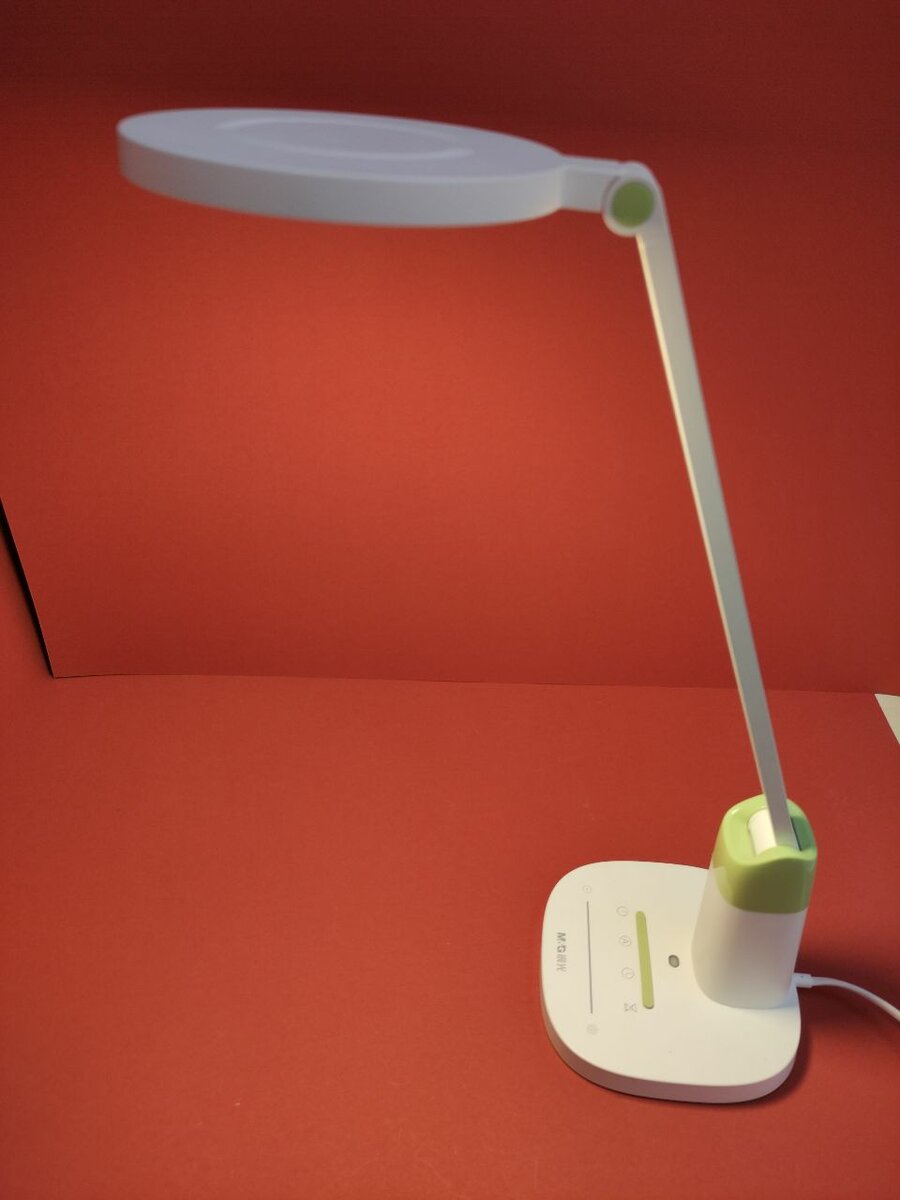 Лампа M&G с регулировкой яркости и таймером