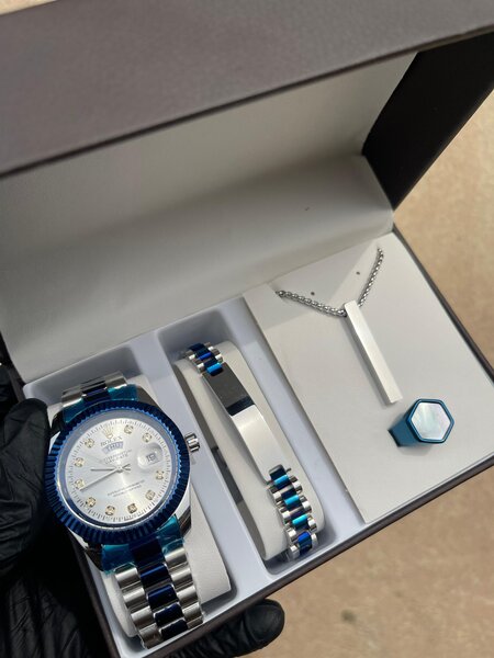 Ensemble montre et accessoires luxueux