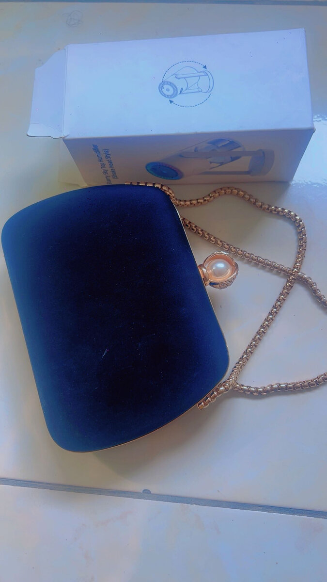 Clutch élégant en velours