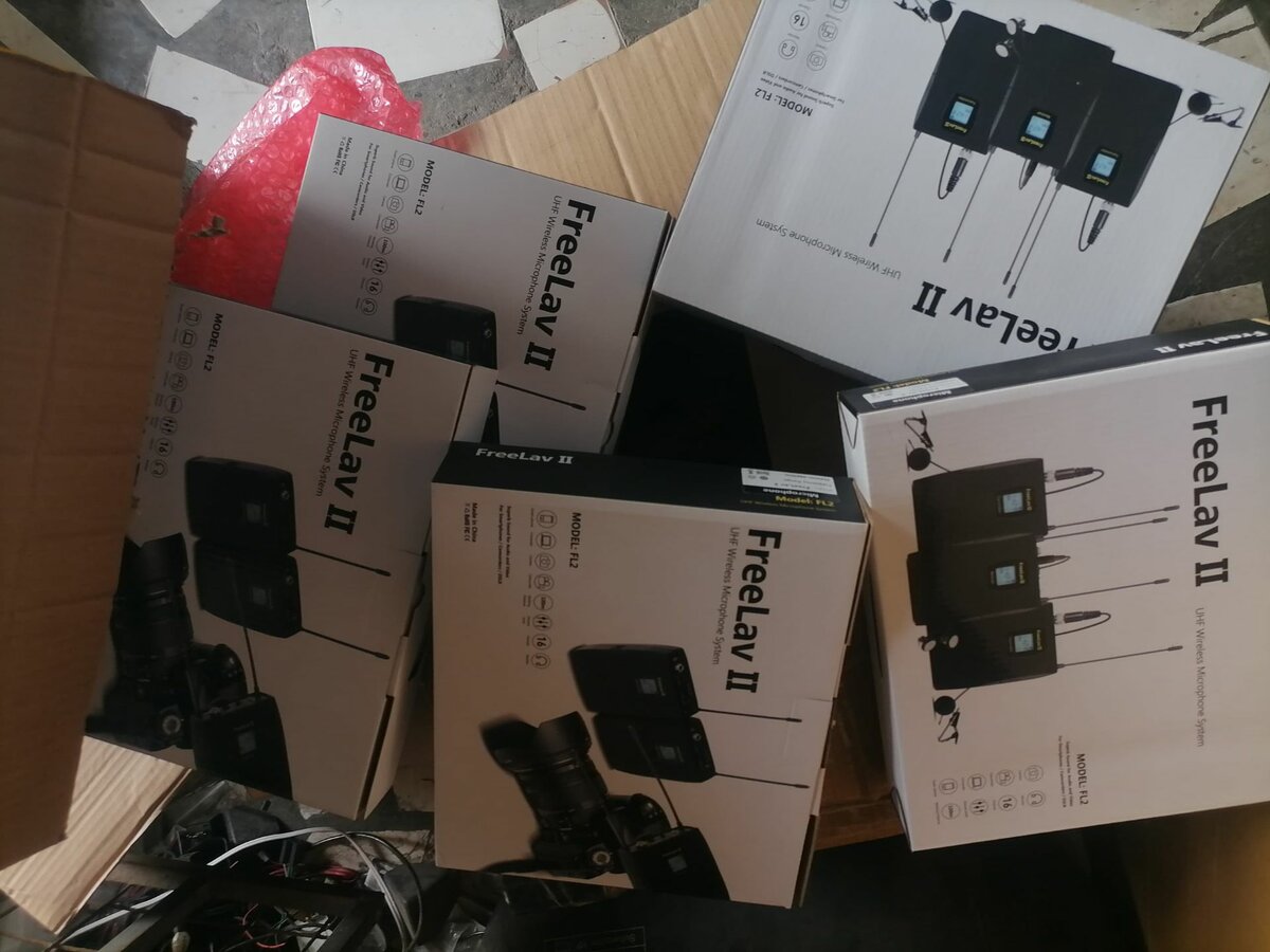 Wireless Lavalier lapel Microphone