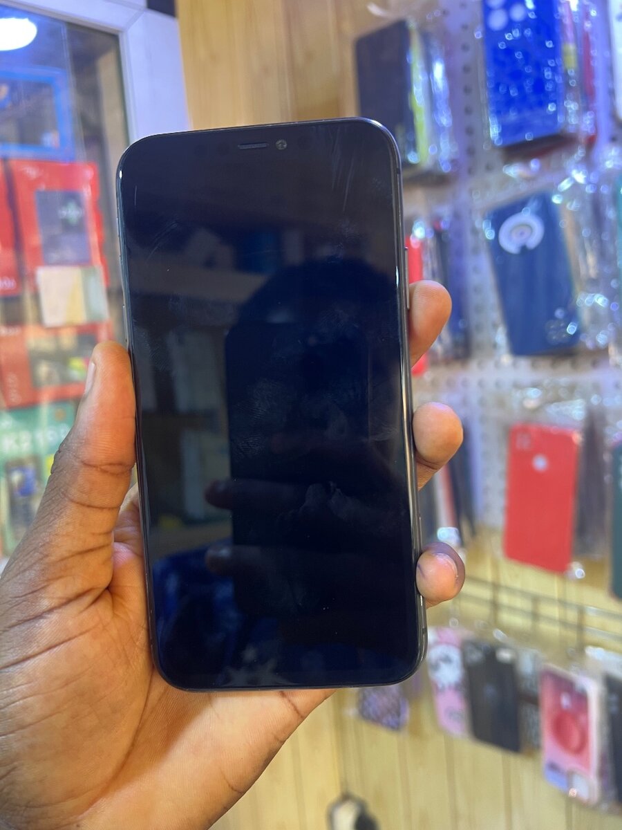 IPHONE 11 SIMPLE SANS ID 64 GIGA DUAL SIM