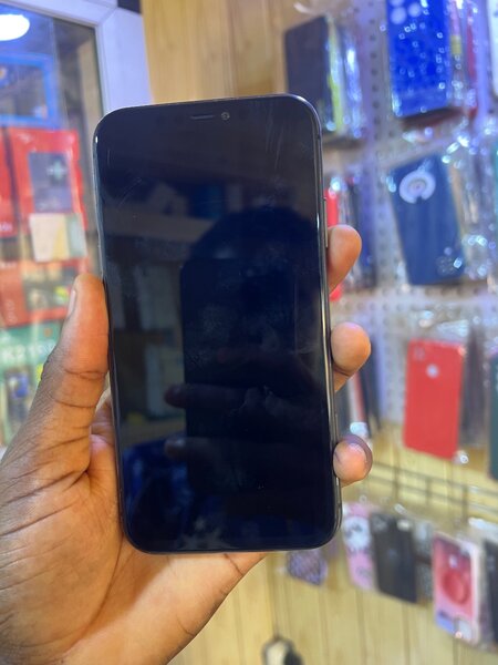 IPHONE 11 SIMPLE SANS ID 64 GIGA DUAL SIM