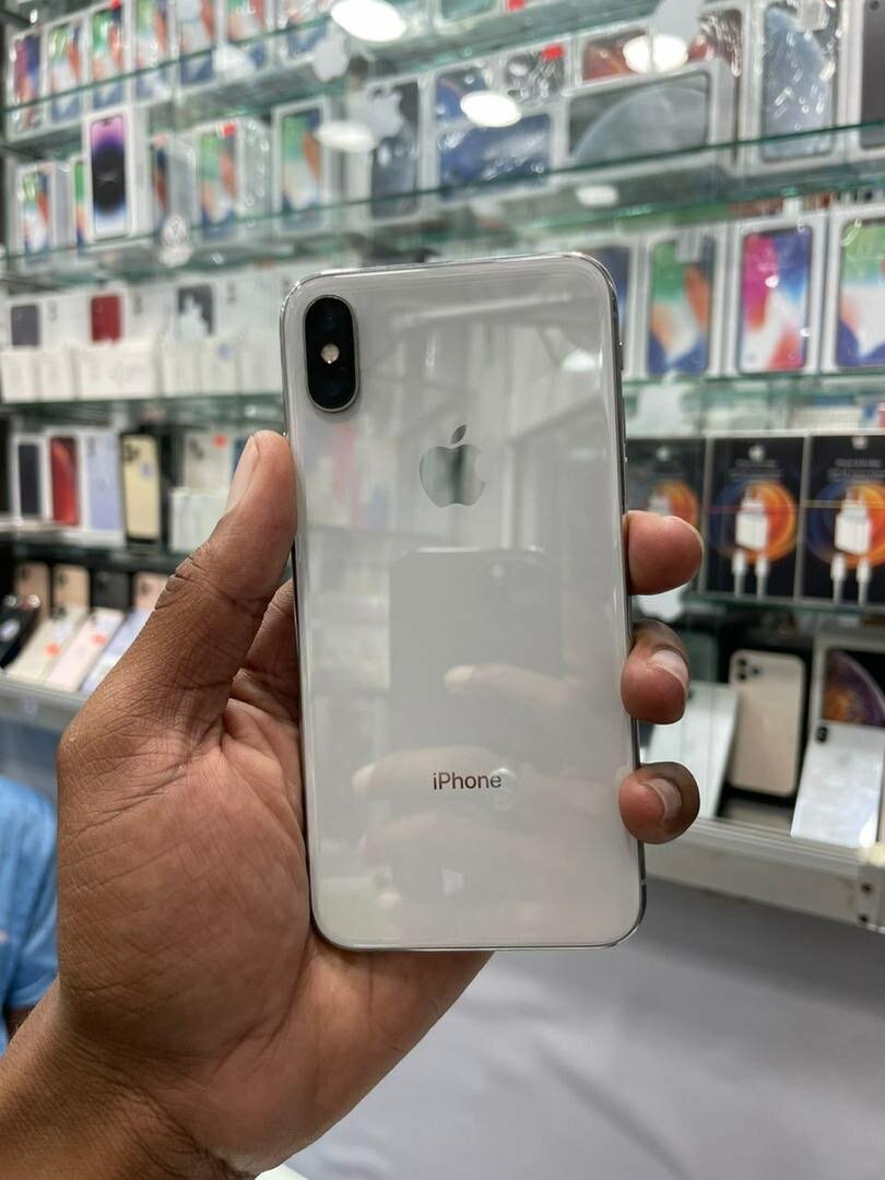 iPhone X 64go sans face id 55.000