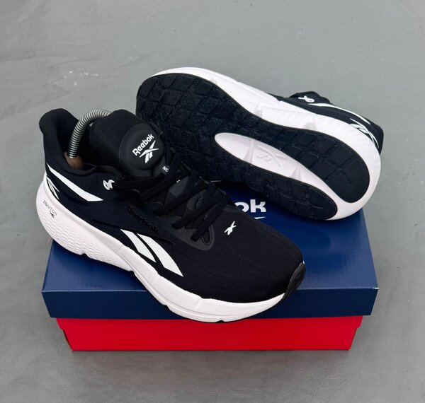 Chaussures de sport Reebok noires