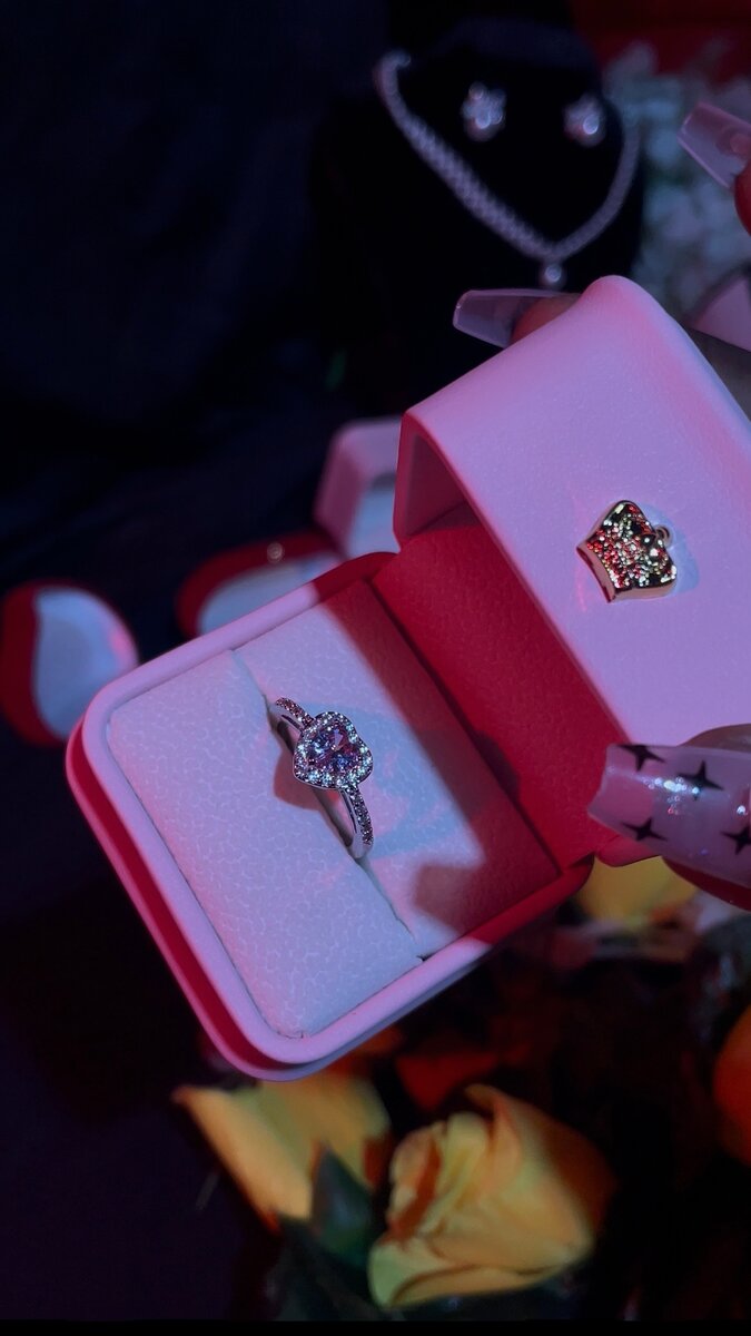 Bague de fiançailles en forme de coeur