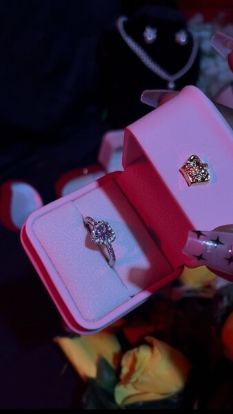 Bague de fiançailles en forme de coeur