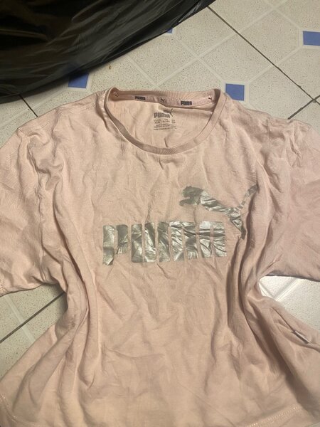 T-shirt Puma rose pour femmes