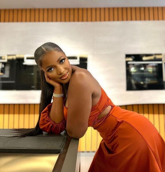 Robe asymétrique élégante