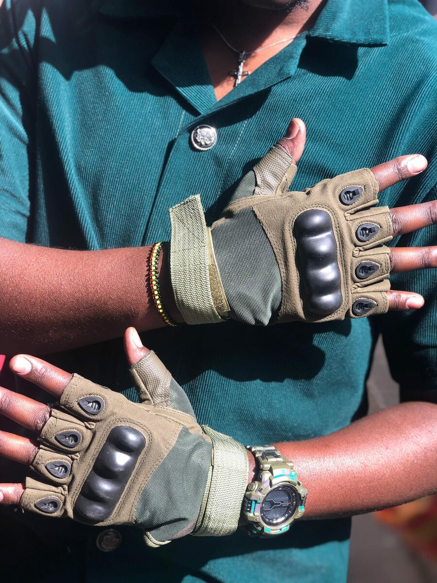 Men's tactical gloves