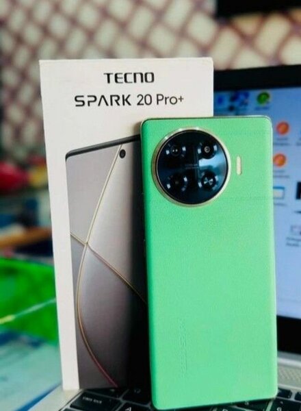 Tecno Spark 20 Pro+ Vert