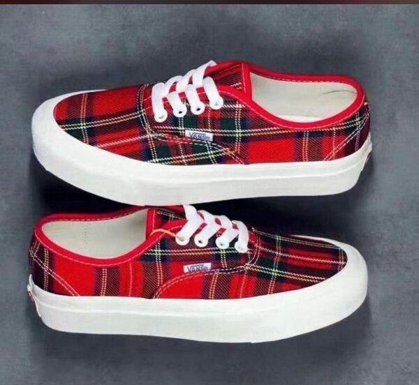 Baskets écossaises rouges