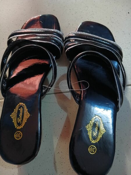 Sandales élégantes noires