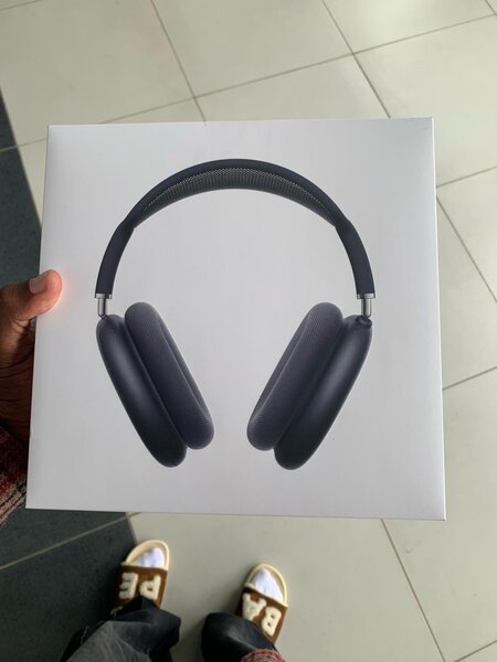 AirPods Max USB-C 2024.