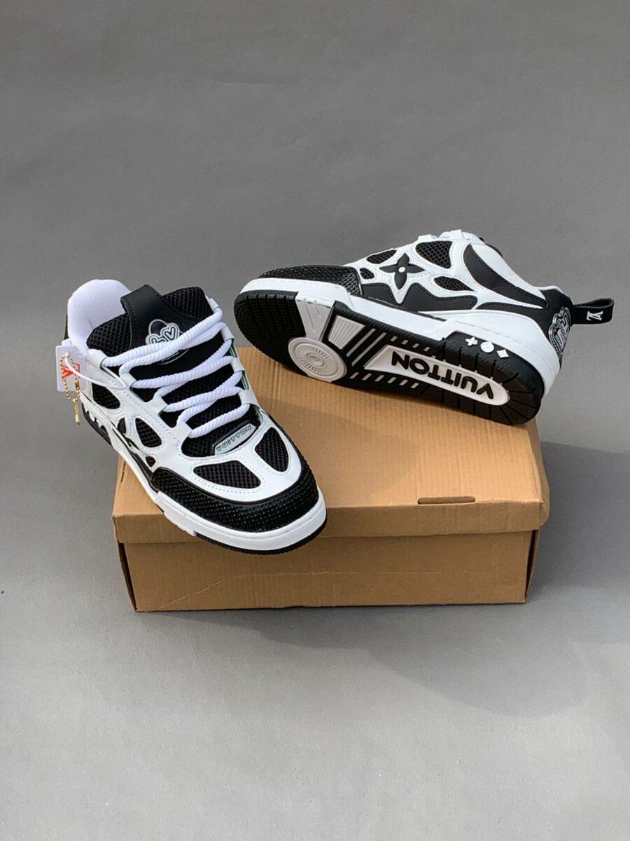 Baskets Noires et Blanches