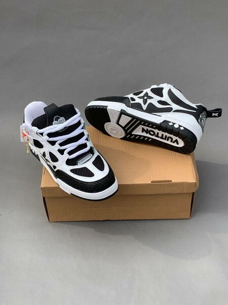 Baskets Noires et Blanches