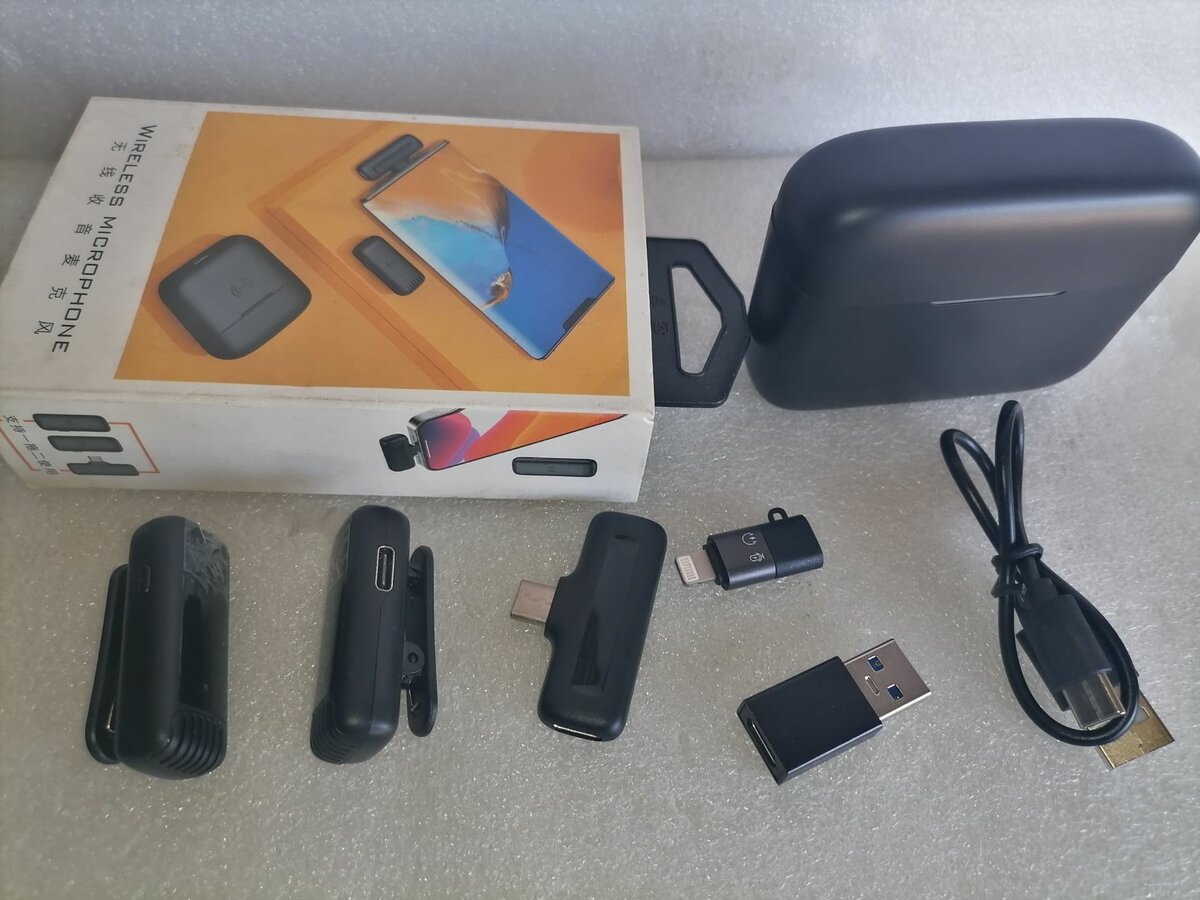 Wireless Lavalier lapel Microphone