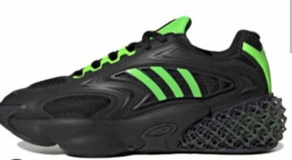 Baskets noires et vertes futuristes