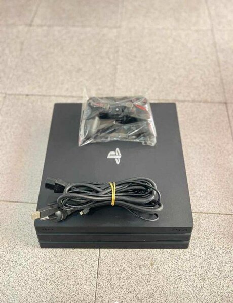 PS4 pro craqué 20jeux installe