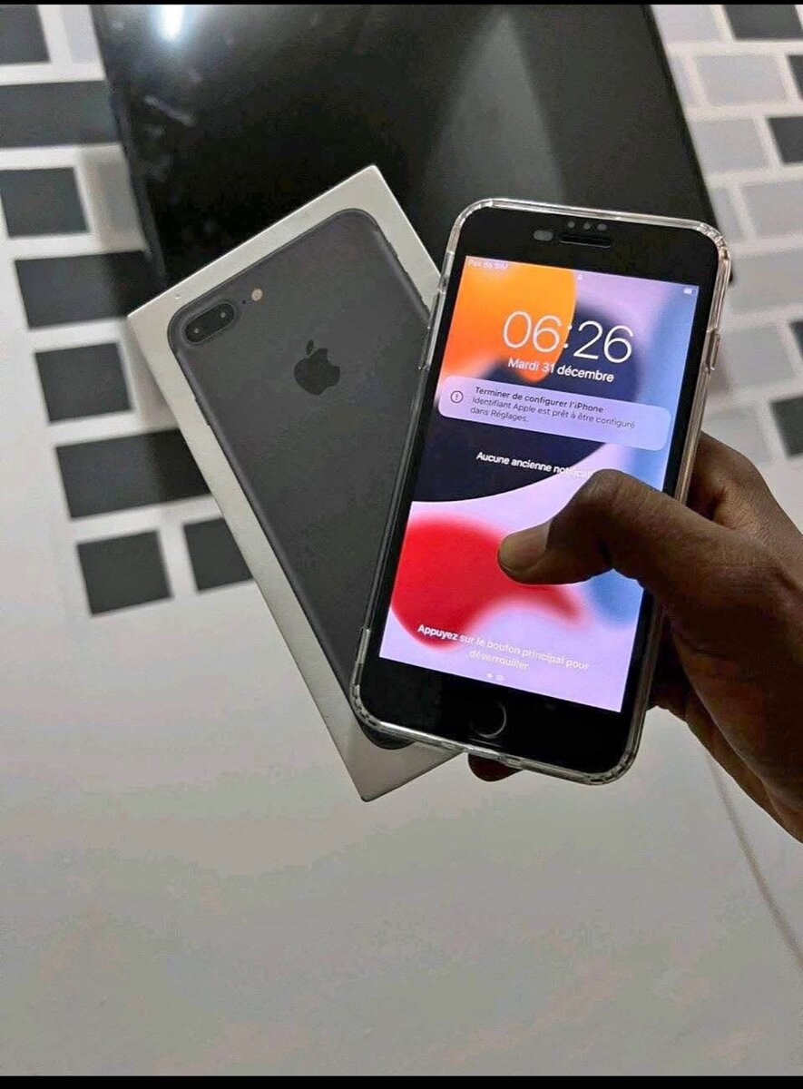 Smartphone Apple avec coque