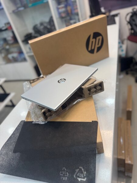 HP 15s Laptop