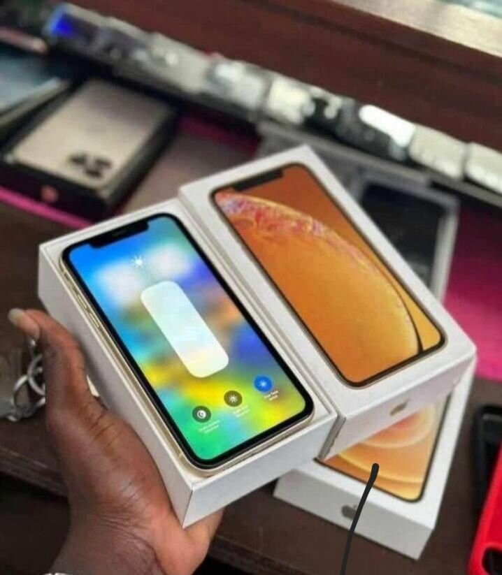 Smartphone moderne jaune