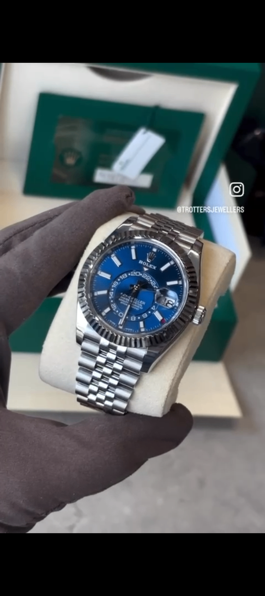 Montres de luxe en acier