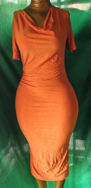 Robe élégante moulante femme