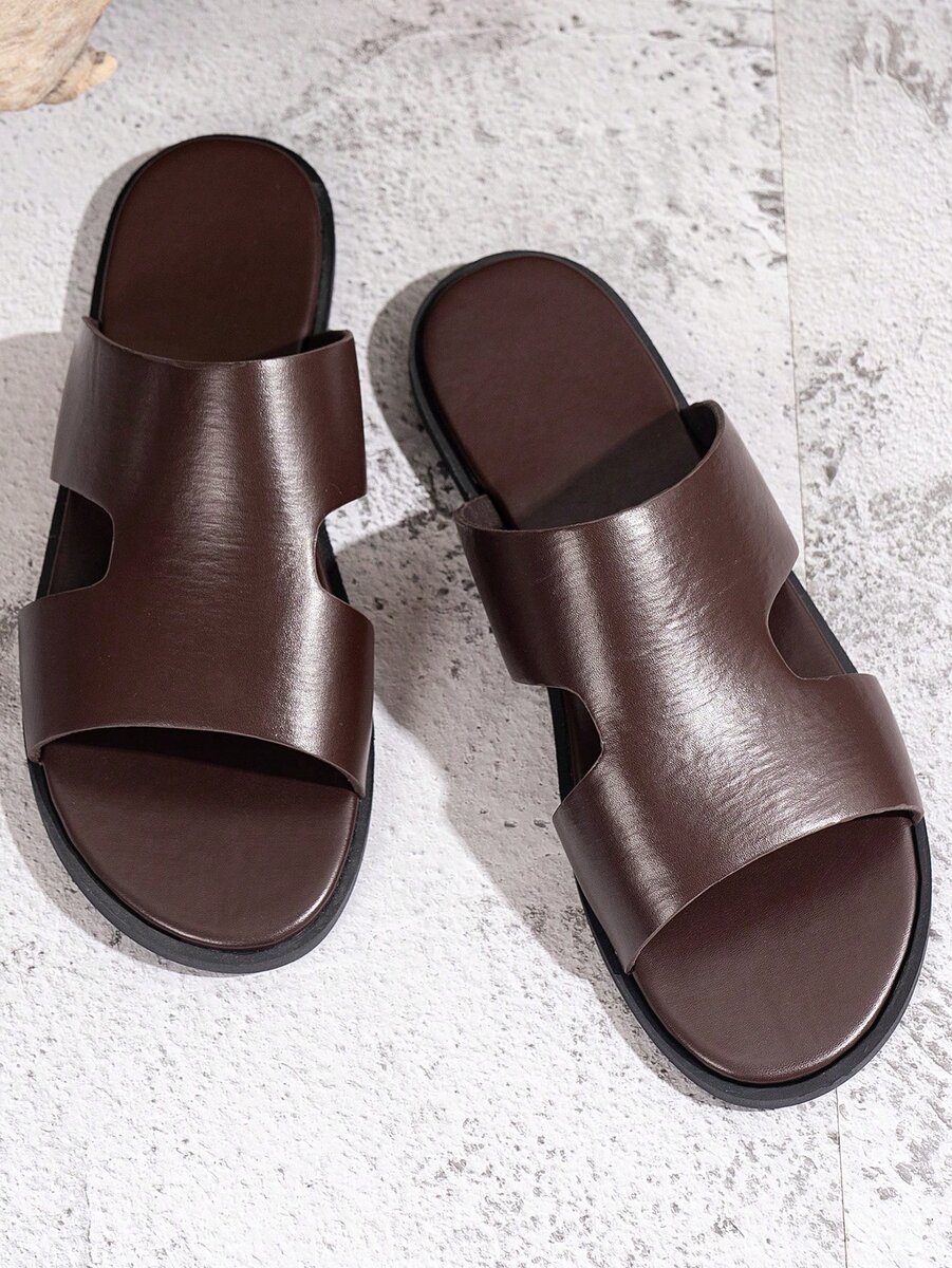 Sandales plates en cuir pour femme