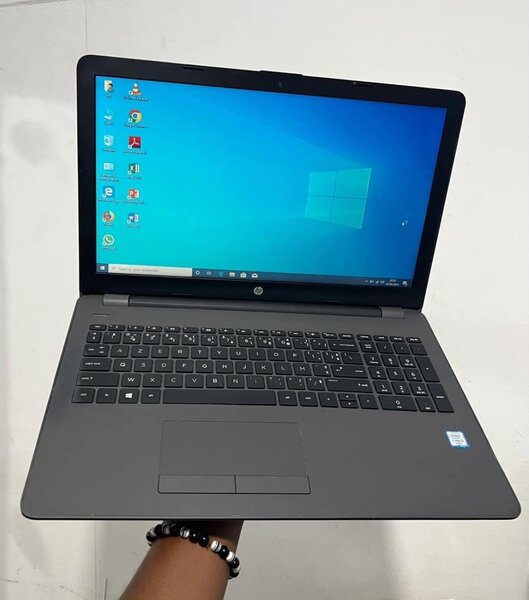 HP 250 G6 CORE i3 ~ 6ème gen | RAM 8 Go DDR4 | SSD 256 Go - ECRAN 15.6’’ | ETAT QUASI NEUF