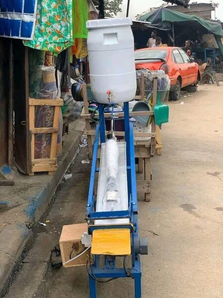 Machine de conditionnement d'eau