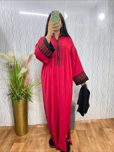 Abaya Femme Moderne avec Broderie