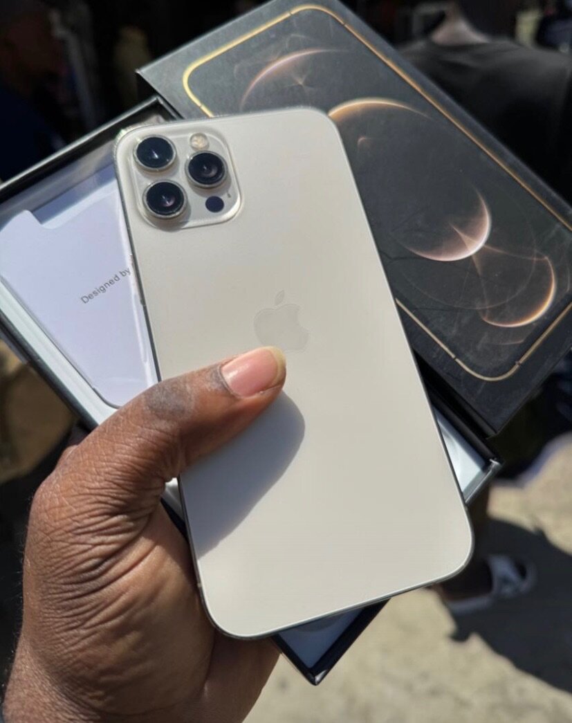 Uk used 12pro max 512gig