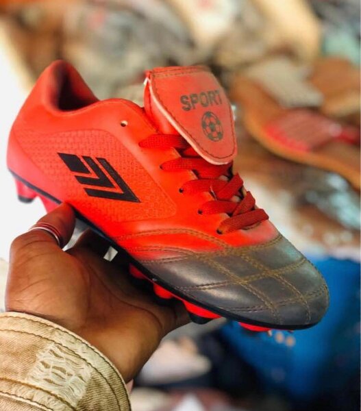 kids soccer boots
