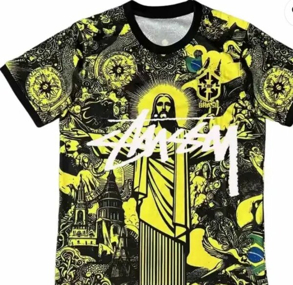 T-shirt graphique moderne