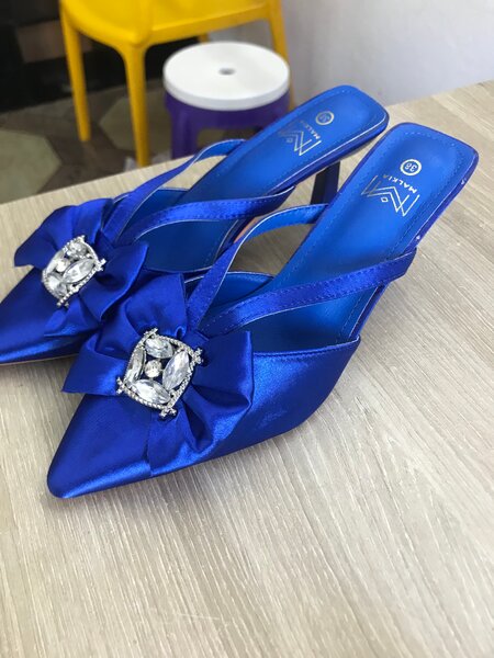 Talons Aiguilles Satin Bleu Élégants