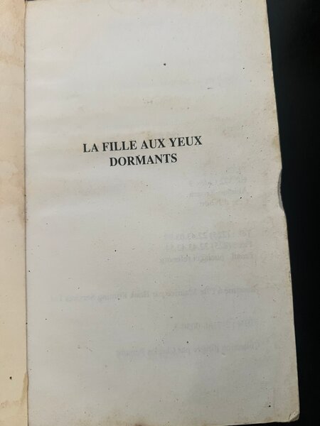 Livre 'La Fille aux yeux dormants'
