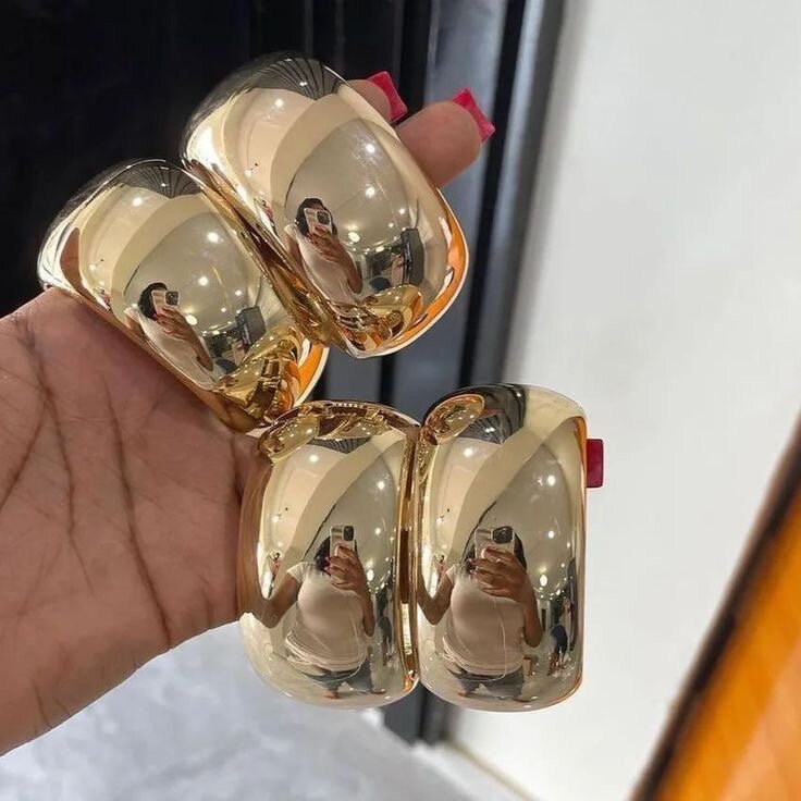 Bracelets élégants en métal poli