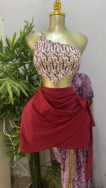 Haut tendance et jupe
