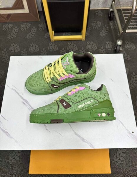 Chaussures LV