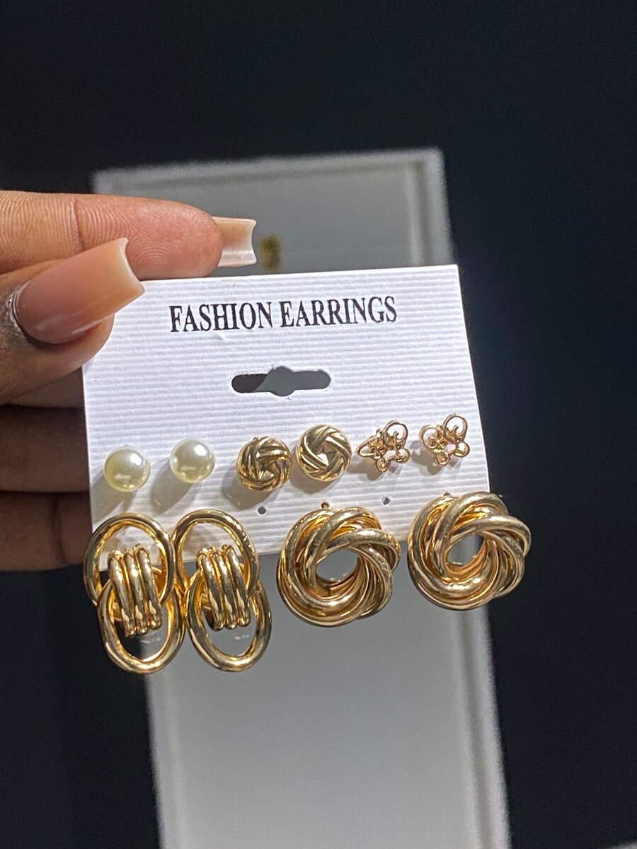 Earrings a set of 6