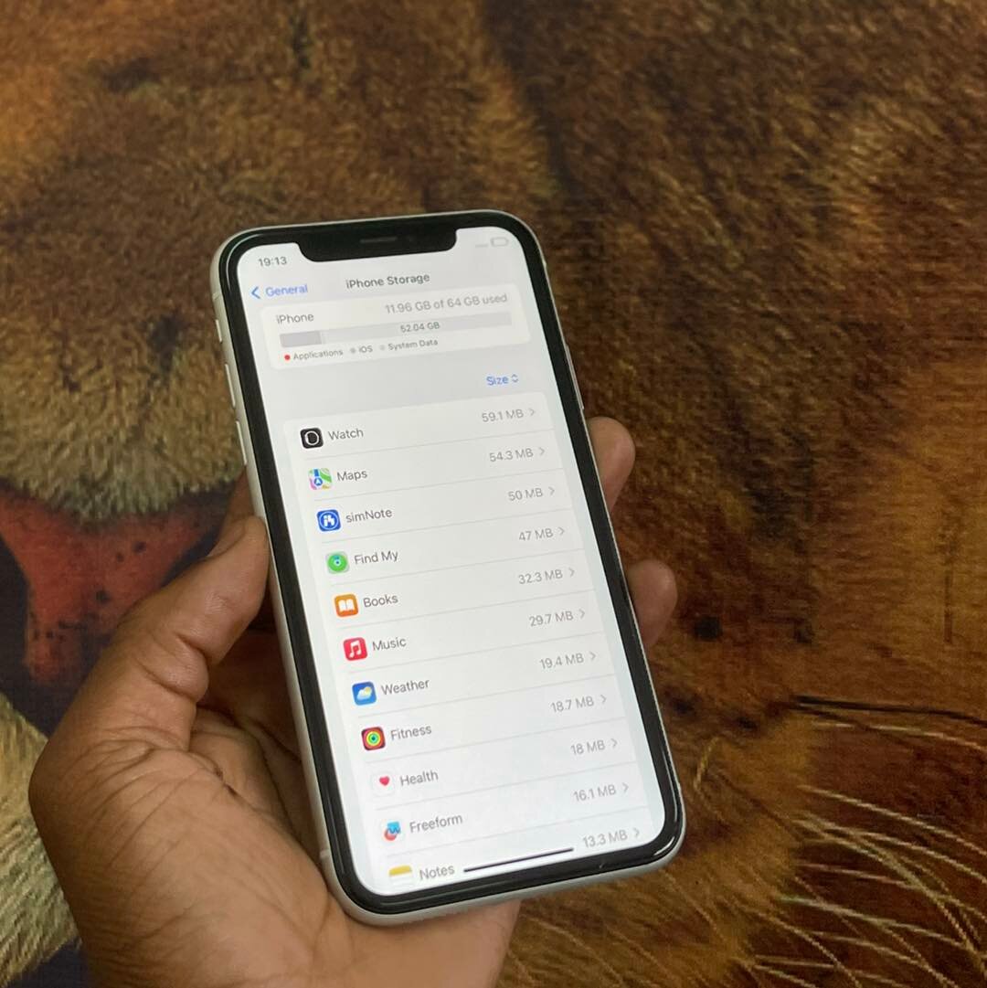 Apple iPhone XR 64GB white